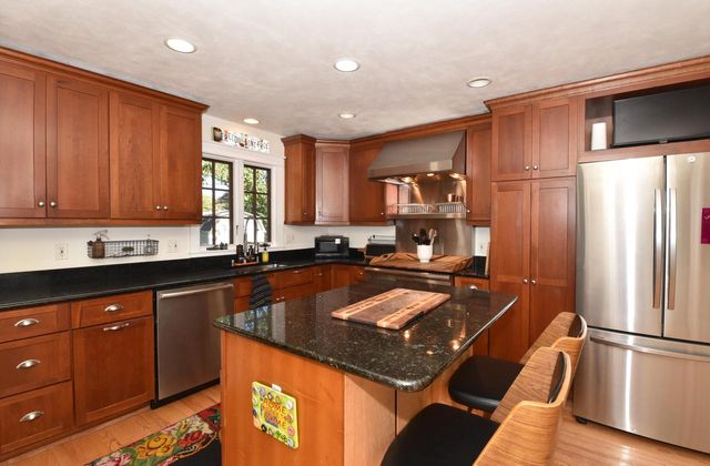 3701 North Bay DRIVE, Racine, WI 53402