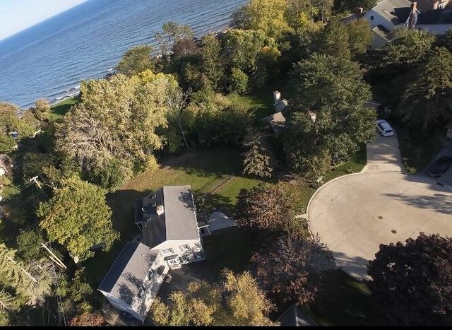 3701 North Bay DRIVE, Racine, WI 53402