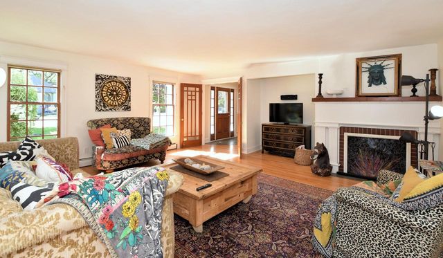 3701 North Bay DRIVE, Racine, WI 53402