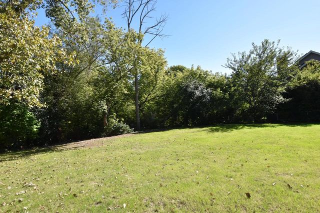 3701 North Bay DRIVE, Racine, WI 53402