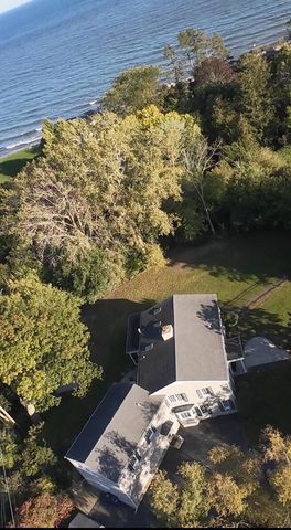 3701 North Bay DRIVE, Racine, WI 53402