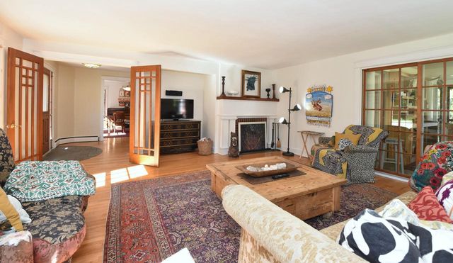 3701 North Bay DRIVE, Racine, WI 53402