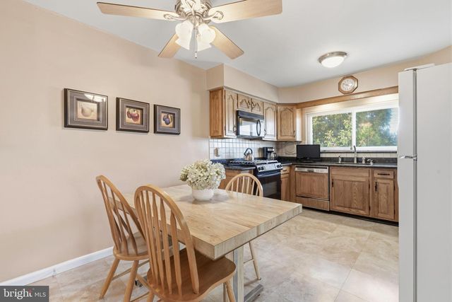 630 ARTWOOD DR, Philadelphia, PA 19115