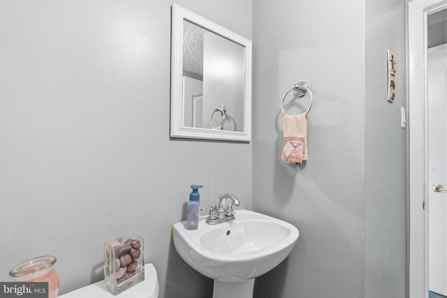 630 ARTWOOD DR, Philadelphia, PA 19115