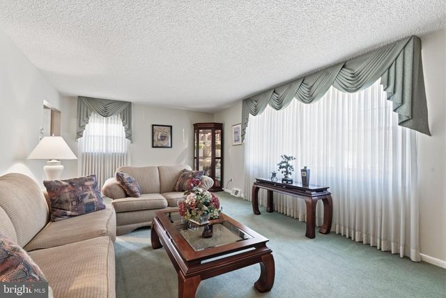 630 ARTWOOD DR, Philadelphia, PA 19115