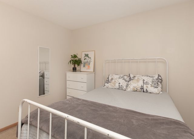 3260 Parkwild Drive 3D, Bettendorf, IA 52722