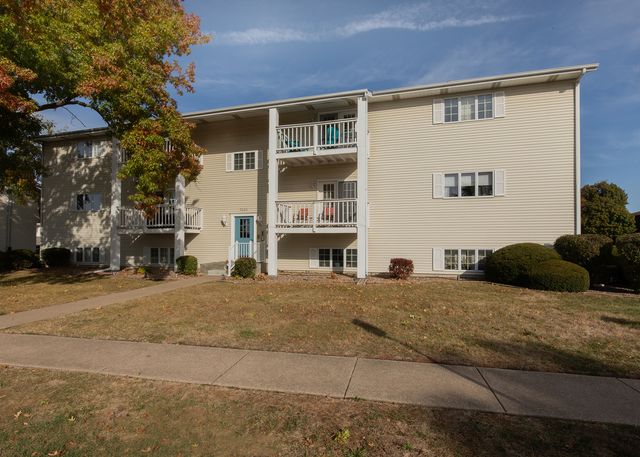 3260 Parkwild Drive 3D, Bettendorf, IA 52722