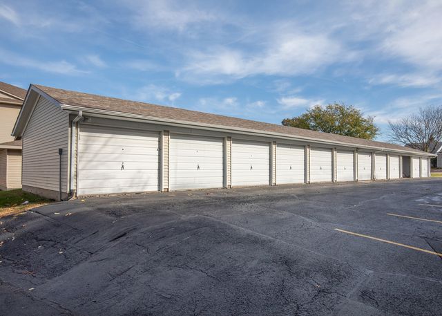 3260 Parkwild Drive 3D, Bettendorf, IA 52722