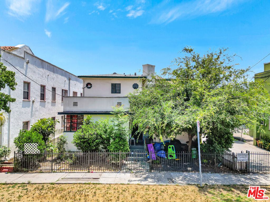 Image 2 of property listing at 4412 Lockwood Avenue, Los Angeles, CA 90029