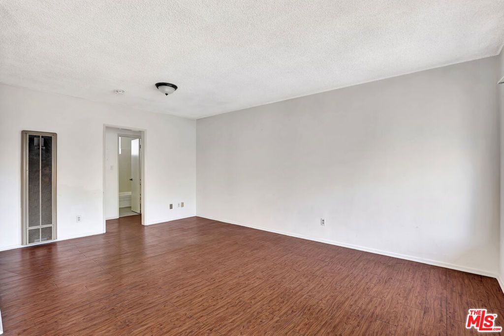 Image 6 of property listing at 4412 Lockwood Avenue, Los Angeles, CA 90029
