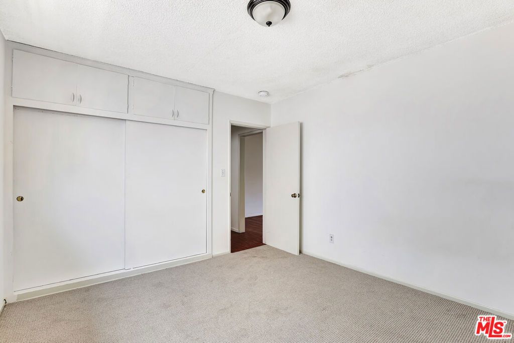 Image 9 of property listing at 4412 Lockwood Avenue, Los Angeles, CA 90029