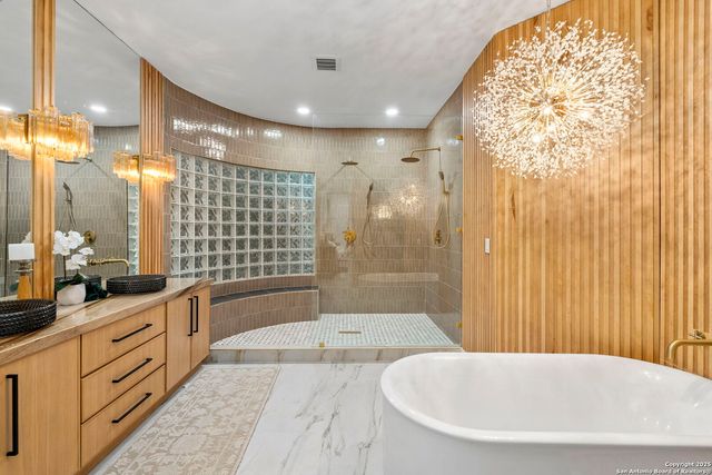 6 Turin Ct, San Antonio, TX 78257