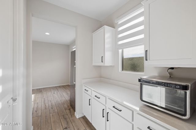 2042 W DESERT FOREST Trail, Phoenix, AZ 85085