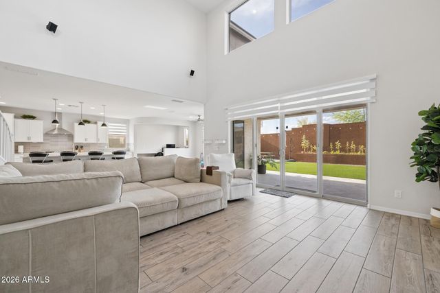 2042 W DESERT FOREST Trail, Phoenix, AZ 85085