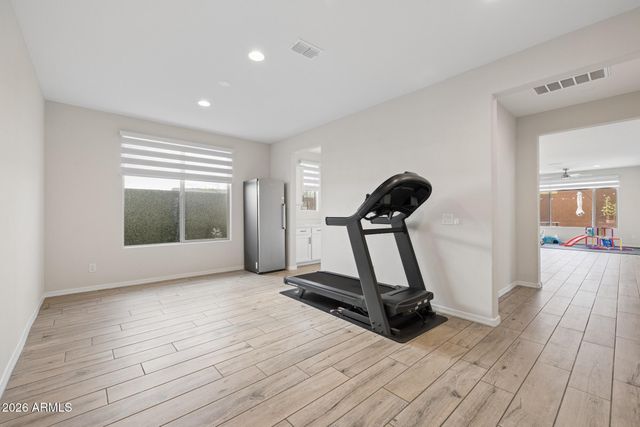 2042 W DESERT FOREST Trail, Phoenix, AZ 85085