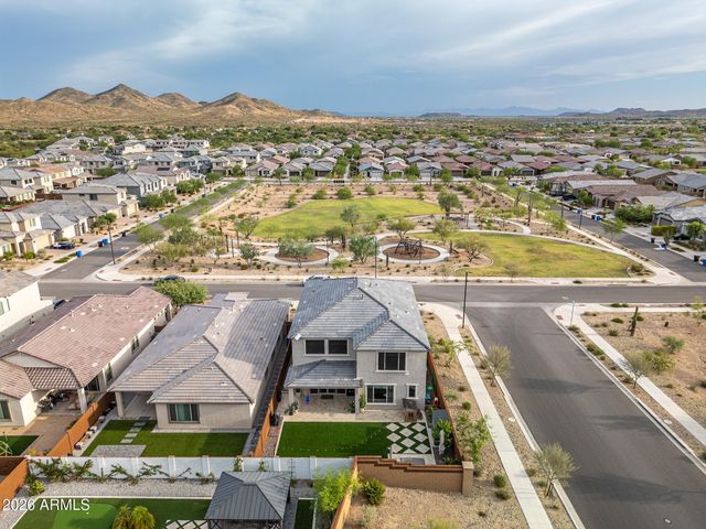 2042 W DESERT FOREST Trail, Phoenix, AZ 85085