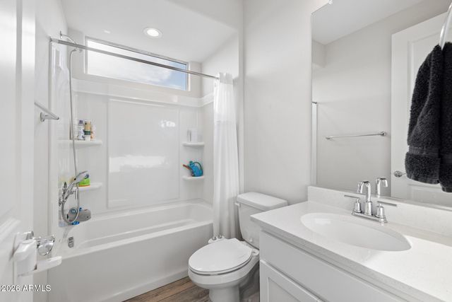 2042 W DESERT FOREST Trail, Phoenix, AZ 85085