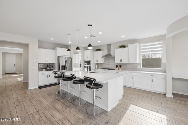 2042 W DESERT FOREST Trail, Phoenix, AZ 85085