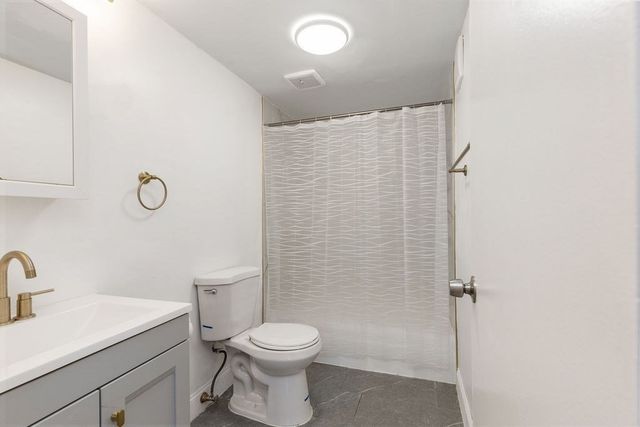 36 Pleasant Drive 42, Stoughton, MA 02072