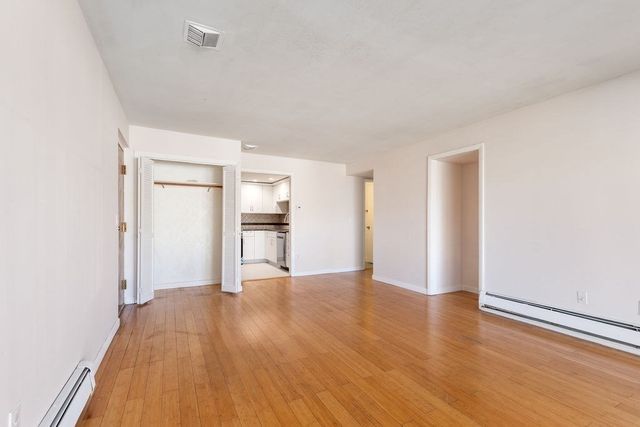 36 Pleasant Drive 42, Stoughton, MA 02072