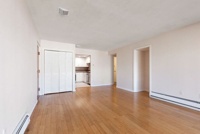 36 Pleasant Drive 42, Stoughton, MA 02072