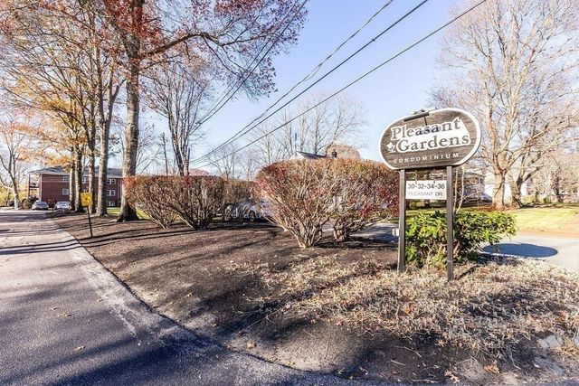 36 Pleasant Drive 42, Stoughton, MA 02072