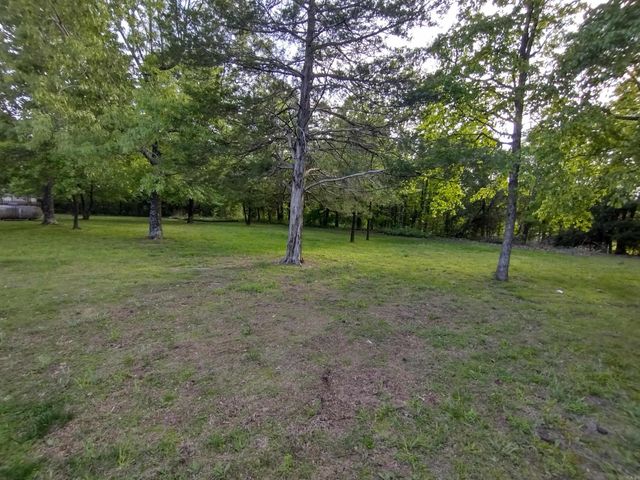 227 Lord LN, Mountain View, AR 72560