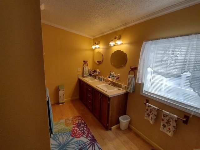 227 Lord LN, Mountain View, AR 72560