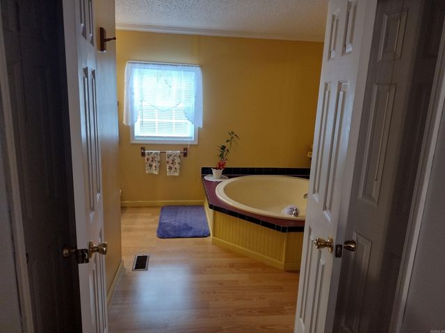 227 Lord LN, Mountain View, AR 72560