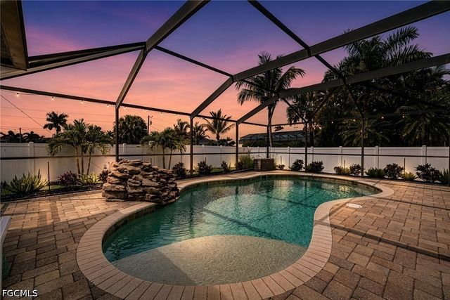 3504 SW 6th ST, Cape Coral, FL 33991