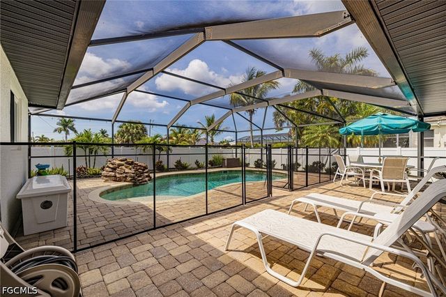 3504 SW 6th ST, Cape Coral, FL 33991