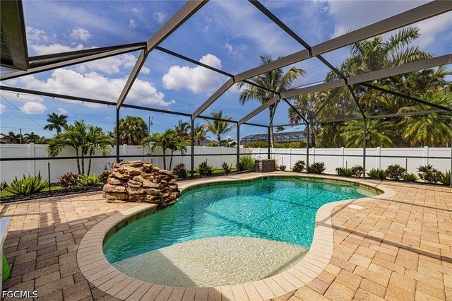 3504 SW 6th ST, Cape Coral, FL 33991