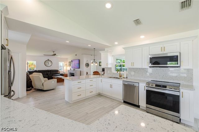 3504 SW 6th ST, Cape Coral, FL 33991