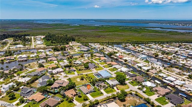 3504 SW 6th ST, Cape Coral, FL 33991