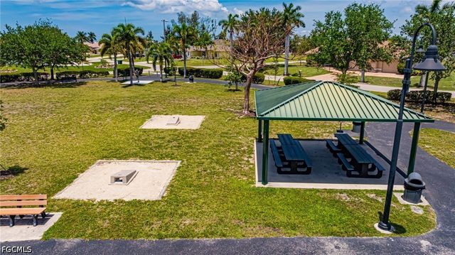3504 SW 6th ST, Cape Coral, FL 33991