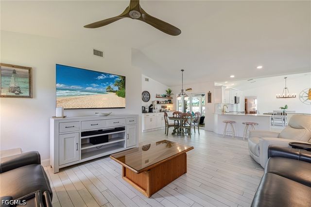 3504 SW 6th ST, Cape Coral, FL 33991