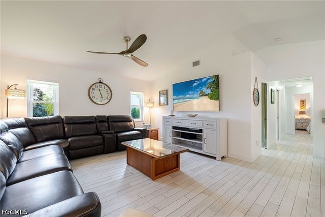 3504 SW 6th ST, Cape Coral, FL 33991