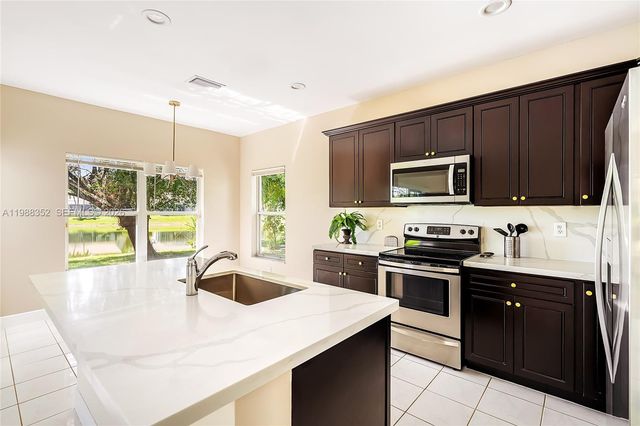 6712 Red Reef St, Lake Worth, FL 33467