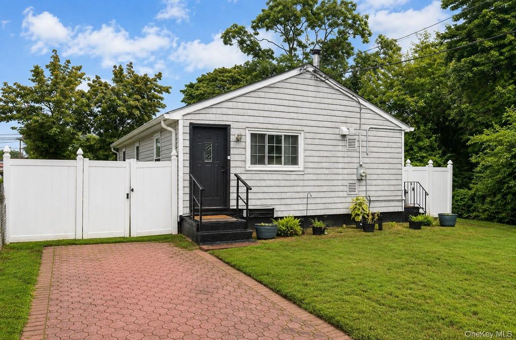 35 S 20th Street, Wyandanch, NY 11798 — exterior