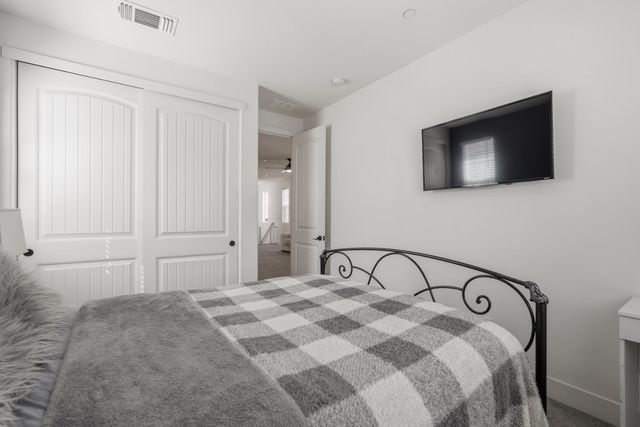 4466 Natomas Central Dr, Sacramento, CA 95834