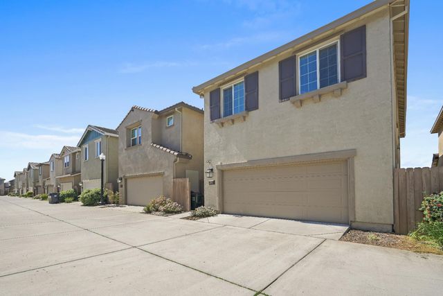4466 Natomas Central Dr, Sacramento, CA 95834