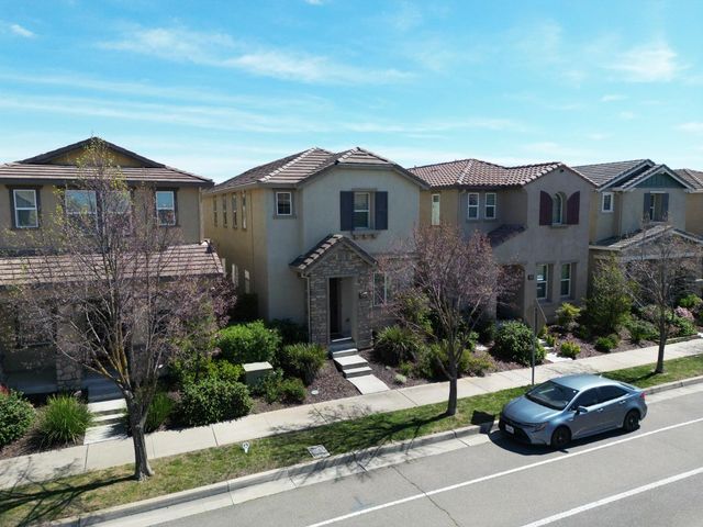 4466 Natomas Central Dr, Sacramento, CA 95834