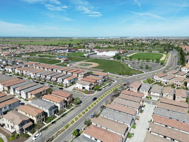 4466 Natomas Central Dr, Sacramento, CA 95834