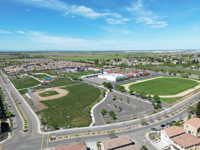 4466 Natomas Central Dr, Sacramento, CA 95834