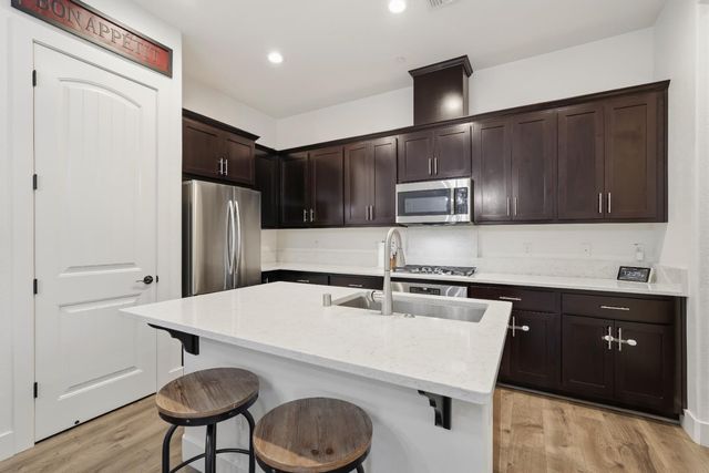 4466 Natomas Central Dr, Sacramento, CA 95834