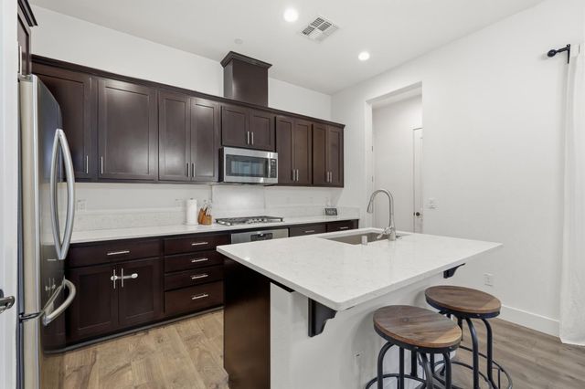 4466 Natomas Central Dr, Sacramento, CA 95834