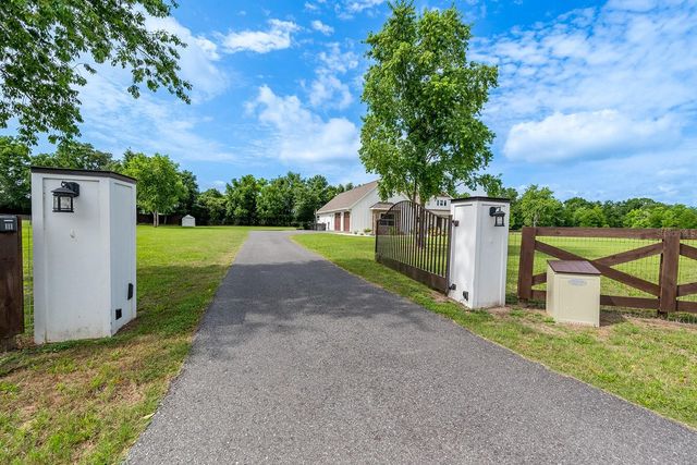 1151 SE 101ST STREET, Trenton, FL 32693