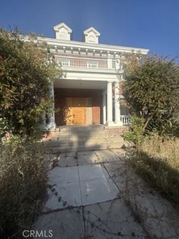 138 N Manhattan, Los Angeles, CA 90004
