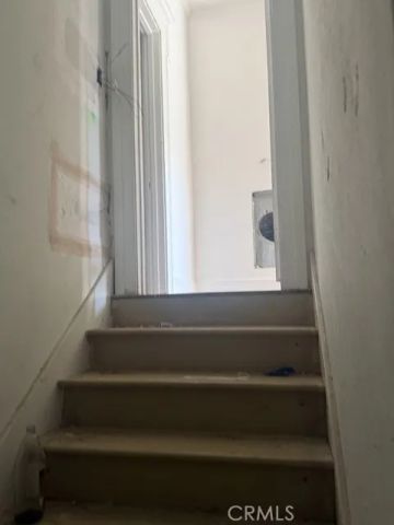 138 N Manhattan, Los Angeles, CA 90004