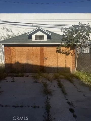 138 N Manhattan, Los Angeles, CA 90004